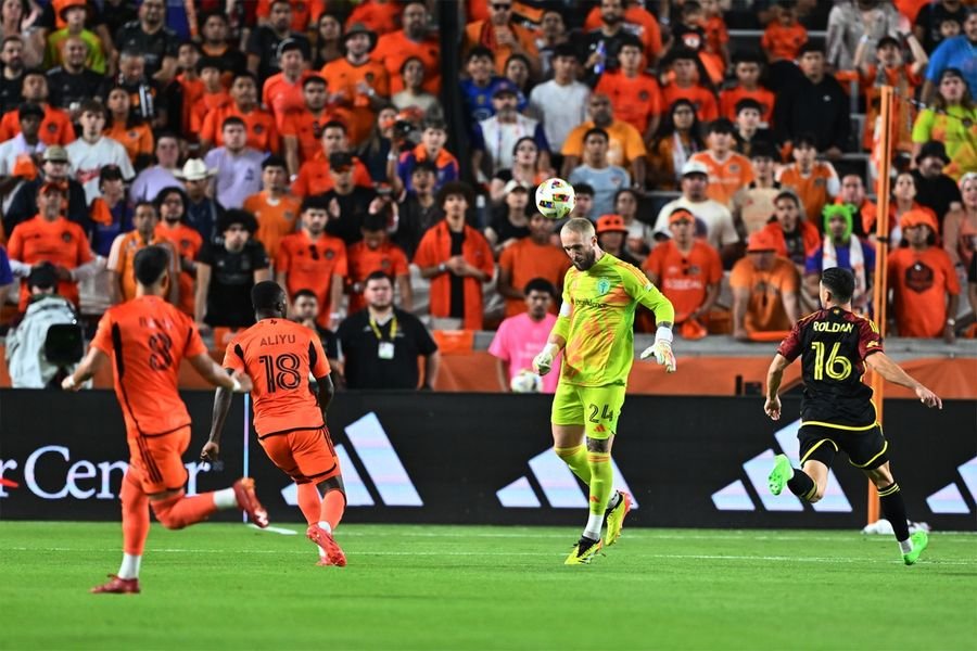 MLS: MLS Cup Playoffs-Round One-Seattle Sounders FC at Houston Dynamo FC