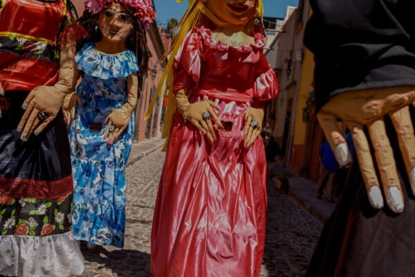 He Makes Giant Puppets to Dance Through Mexican Streets