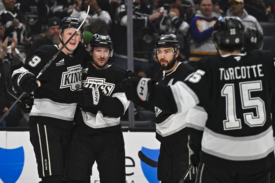 NHL: Carolina Hurricanes at Los Angeles Kings