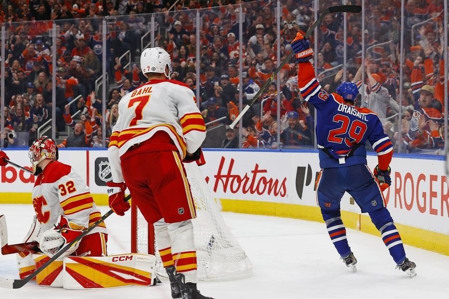 NHL: Calgary Flames at Edmonton Oilers