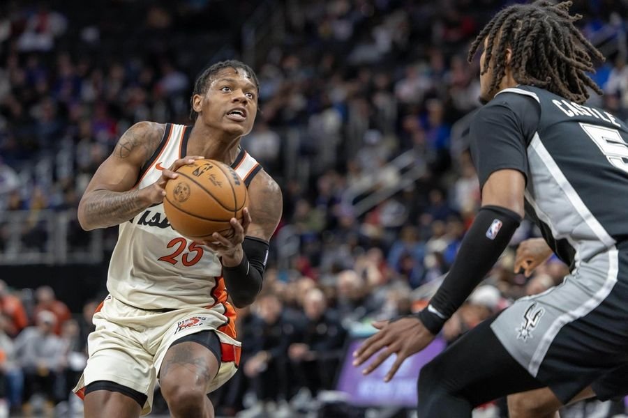 NBA: San Antonio Spurs at Detroit Pistons