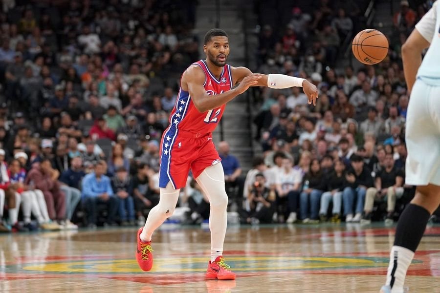 NBA: Philadelphia 76ers at San Antonio Spurs