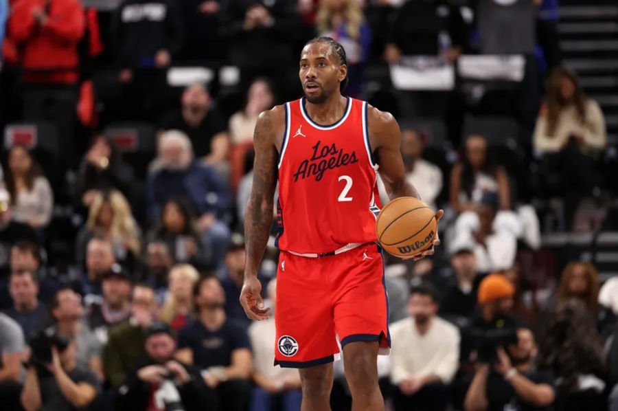 Jan 4, 2025; Inglewood, California, USA; Los Angeles Clippers forward Kawhi Leonard (2) dribbles the ball against the Atlanta Hawks during the second quarter at Intuit Dome. Mandatory Credit: Kiyoshi Mio-Imagn Images