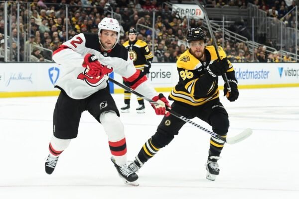 Brian Dumoulin nets OT winner as Devils top Bruins