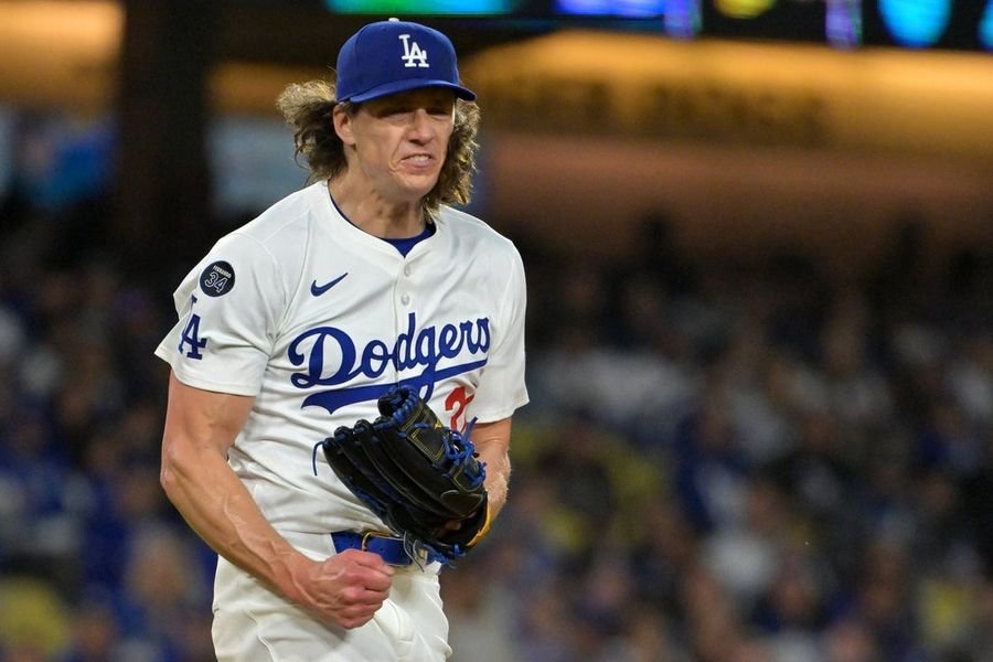 MLB: Atlanta Braves at Los Angeles Dodgers