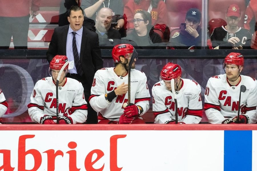 NHL: Carolina Hurricanes at Ottawa Senators