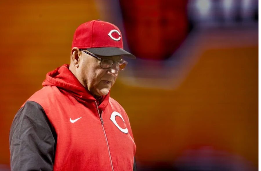 Apr 7, 2025; San Francisco, California, USA; Cincinnati Reds manager Terry Francona (77) walks off the field after a pitching change against the San Francisco Giants during the ninth inning at Oracle Park. Mandatory Credit: John Hefti-Imagn Images