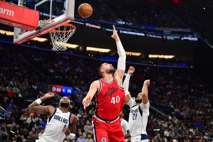 NBA: Dallas Mavericks at Los Angeles Clippers