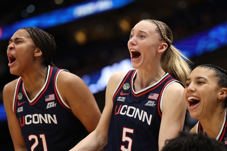 NCAA Womens Basketball: Final Four National Semifinal-Connecticut at UCLA